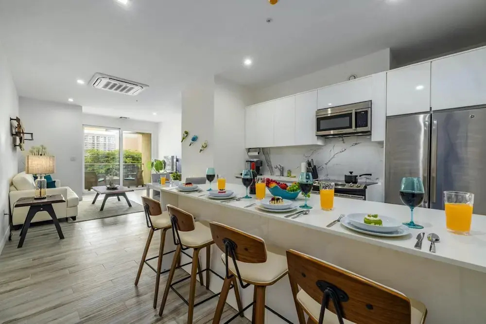 NEW 2BR Condo in of Palm Beach Walk 2 Beach