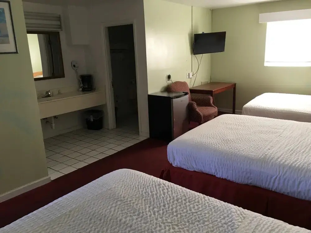 Dixie Plaza Hotel