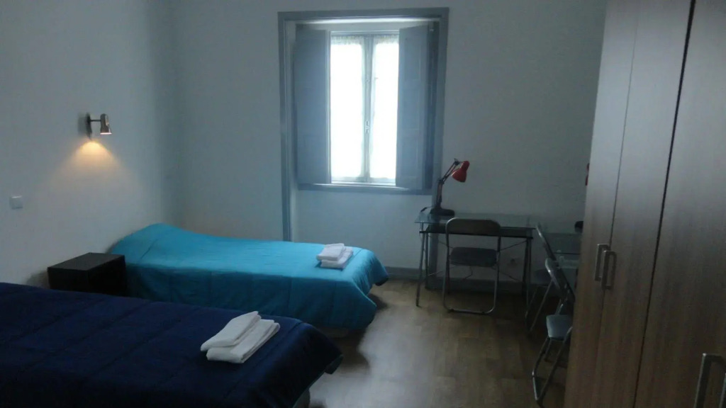 Be Coimbra Hostels