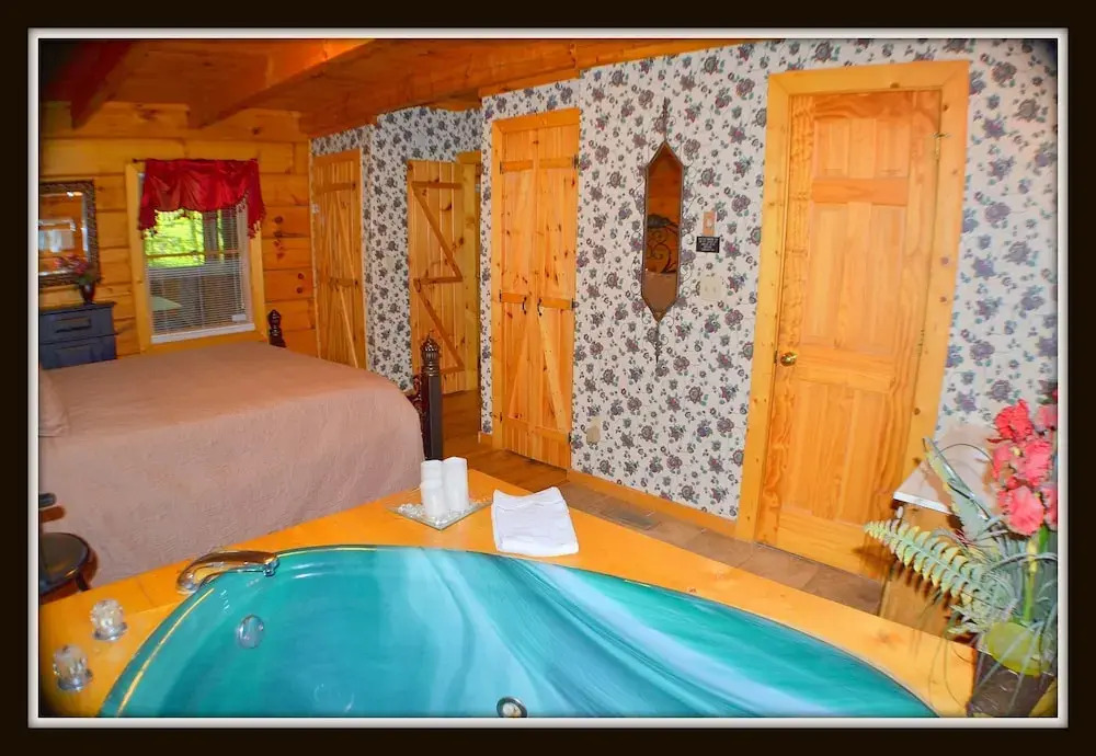 Priscilla Heights Lane Cabin 3210 - 1 Br cabin by RedAwning
