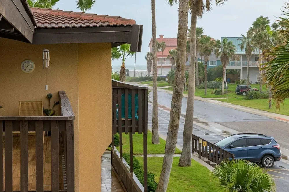 Tiki 252 - Standard 1br Condo W/ Balcony Sleeps 4 1 Bedroom Condo