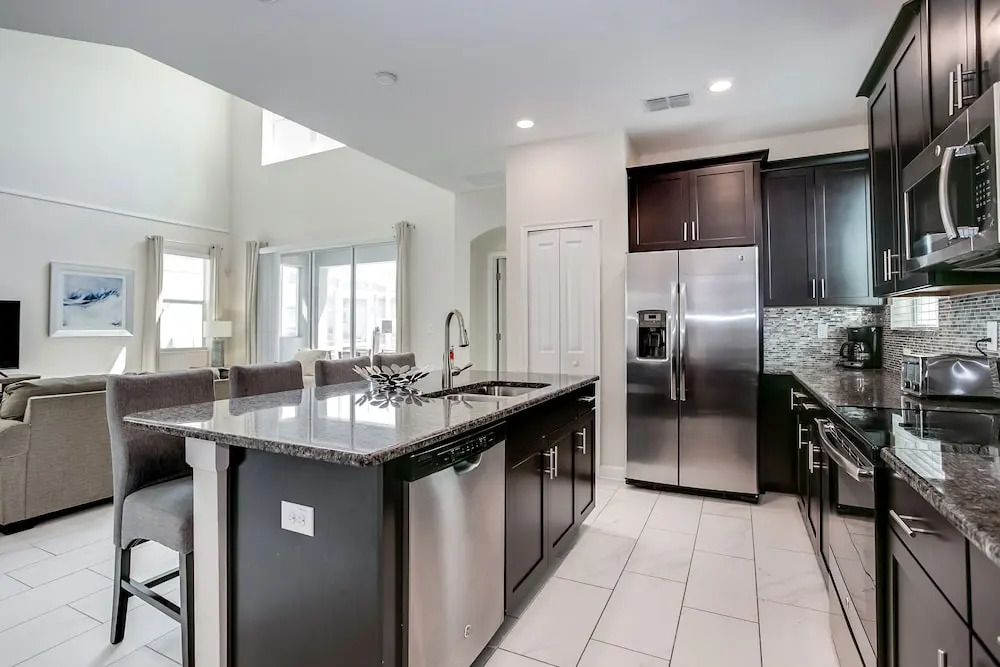 5 Bdrm Gated Golf Community Villa