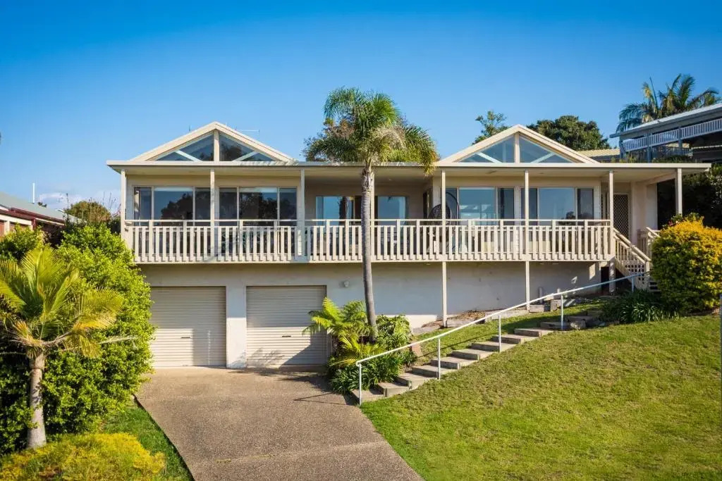Pelican Lake Holiday House