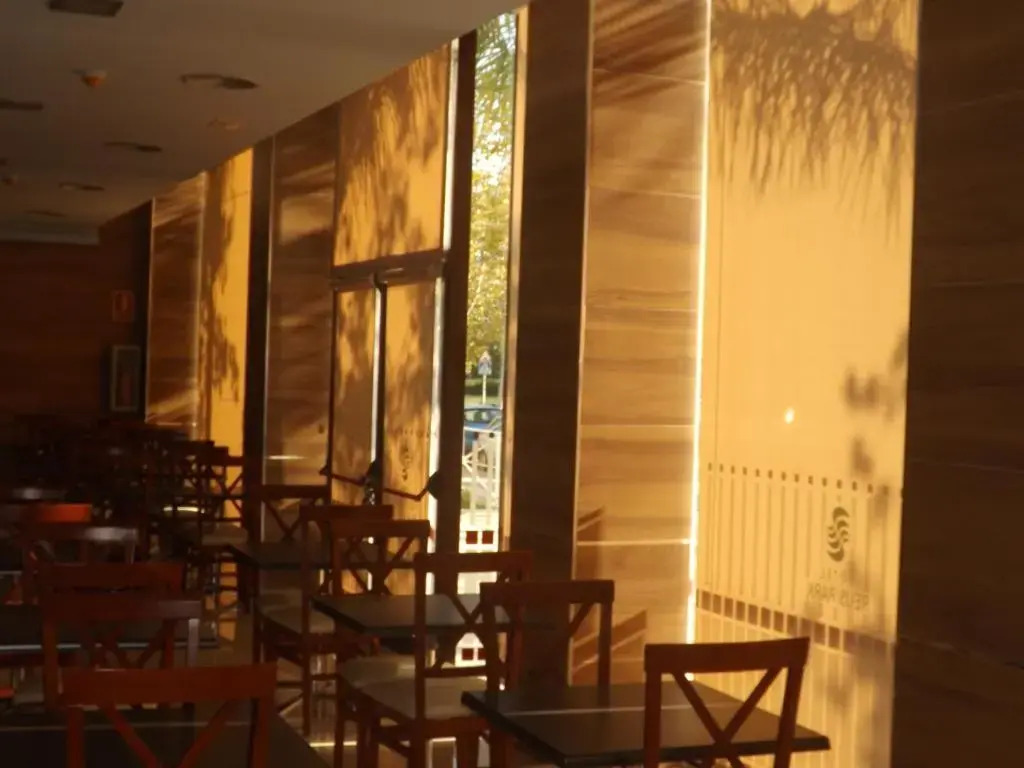 Отель B&B Tarragona Reus