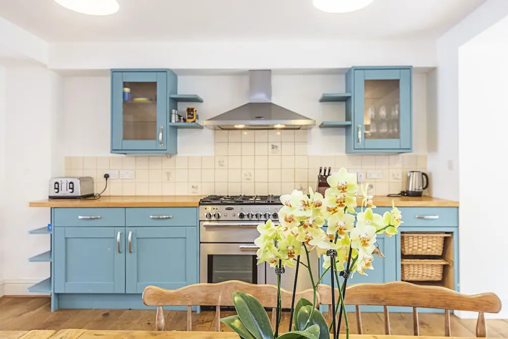 Westbourne Road · Lovely 2 Bed Apartment Near Paradise Park