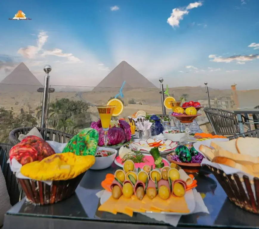PANORAMA view pyramids