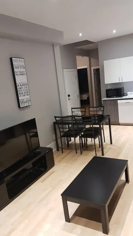 Le St Denis 2 bedrooms - mtlFlats