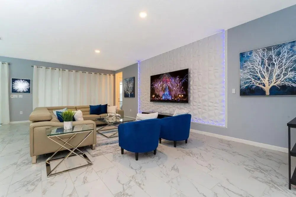 Large beautiful home by Disney