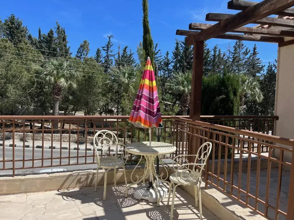 2 Palaepaphos Gardens