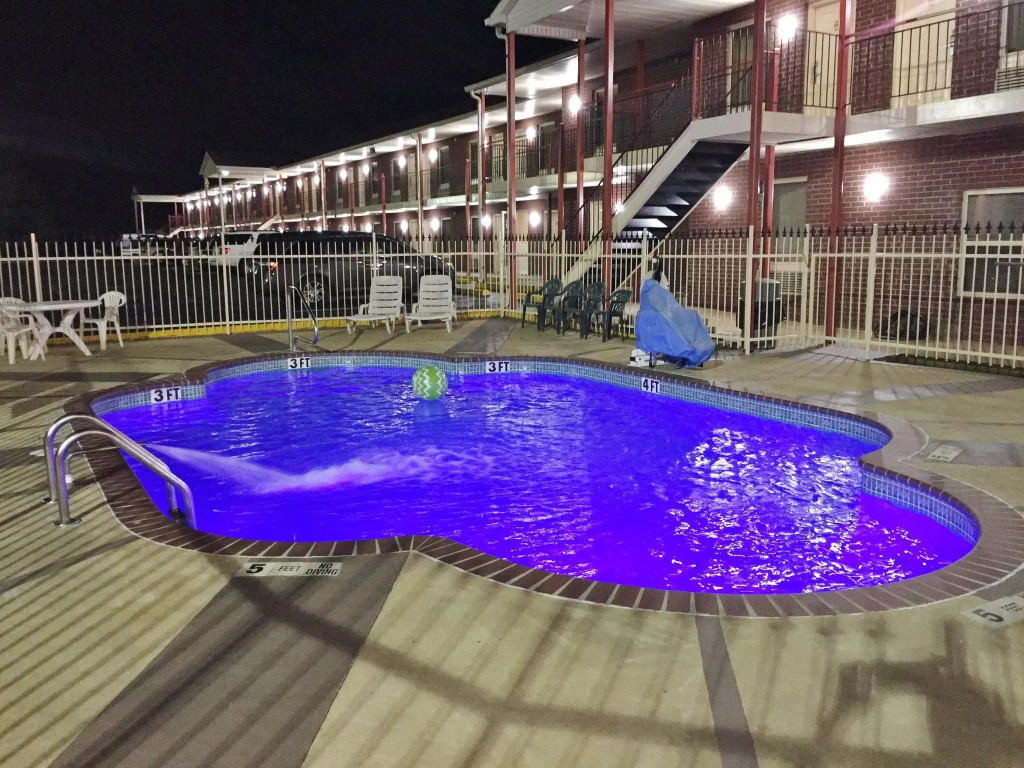 Econo Lodge Selmer