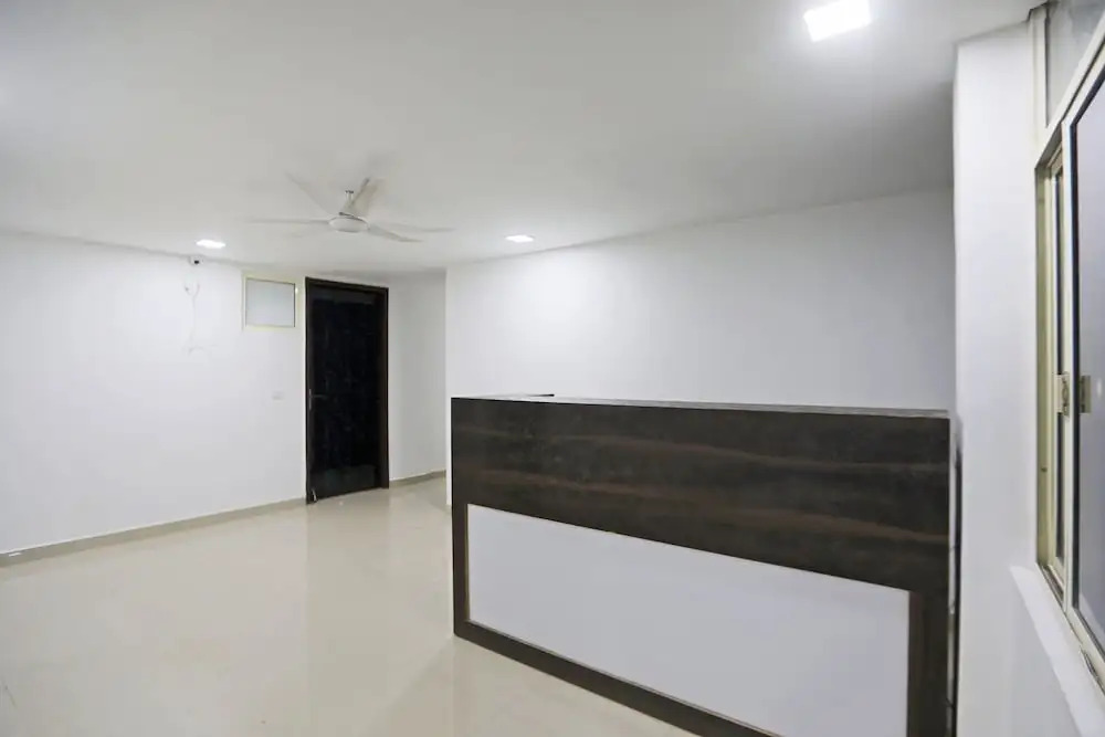 Gour White House by OYO Rooms