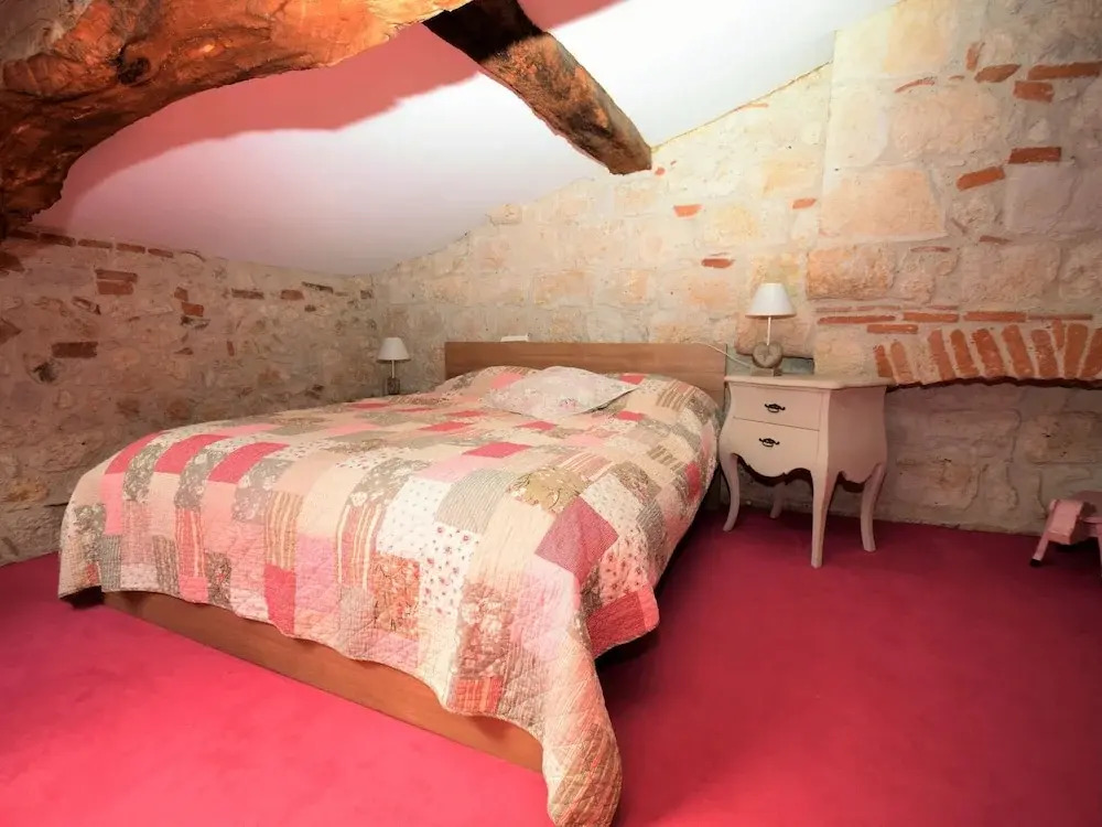 Castle 12th century with private pool close to Agen