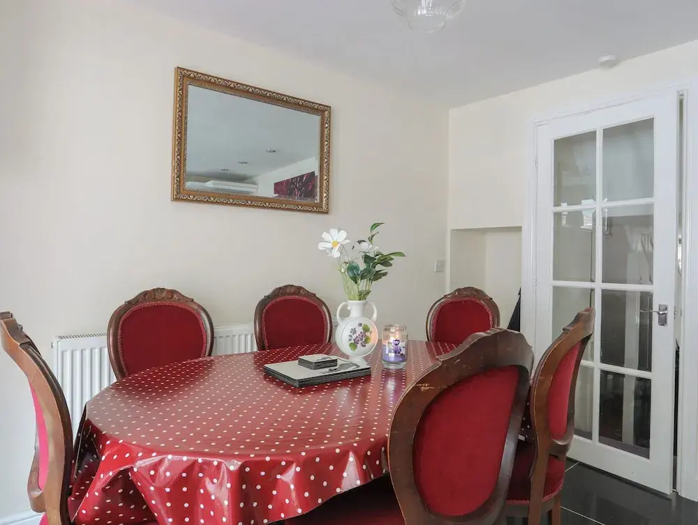 42 Hyfrydle Road