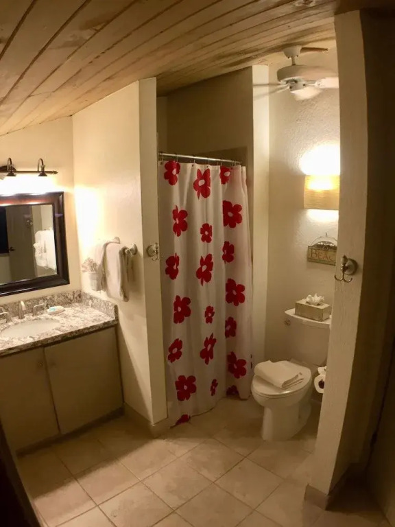 Lower Honoapiilani Condo #208 2 Bedrooms 2 Bathrooms Condo
