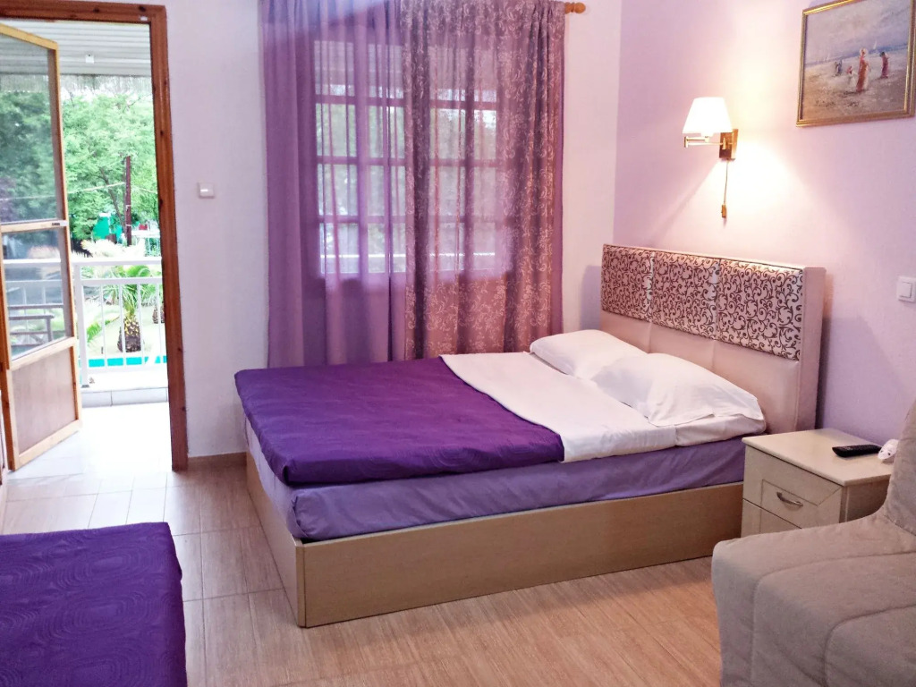 Efrosini Hotel Apartments & Studios