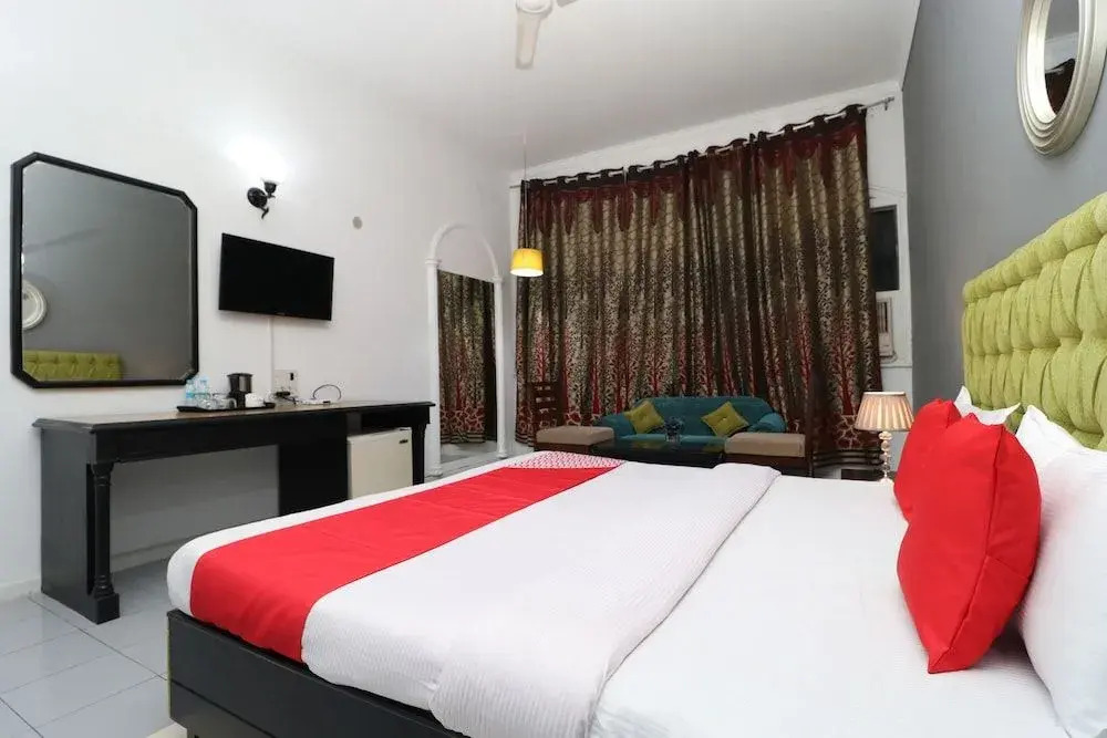 Oyo 30283 Rix'S Hotel And Resort