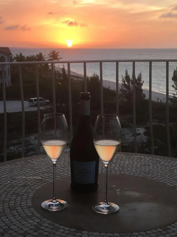 Villa Renaissance Unit 501 Grace Bay Beach