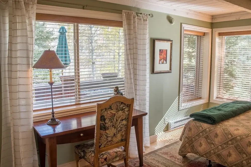 Atelier 1107 - 2 Br Condo