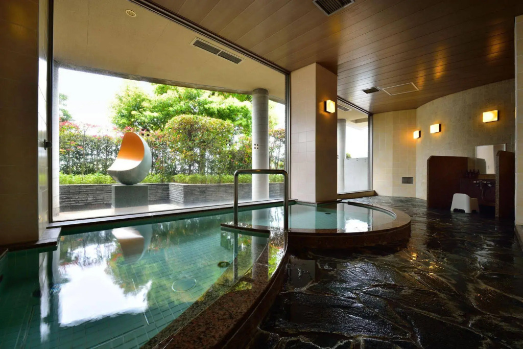 Auberge Fontaine Bleau Atami