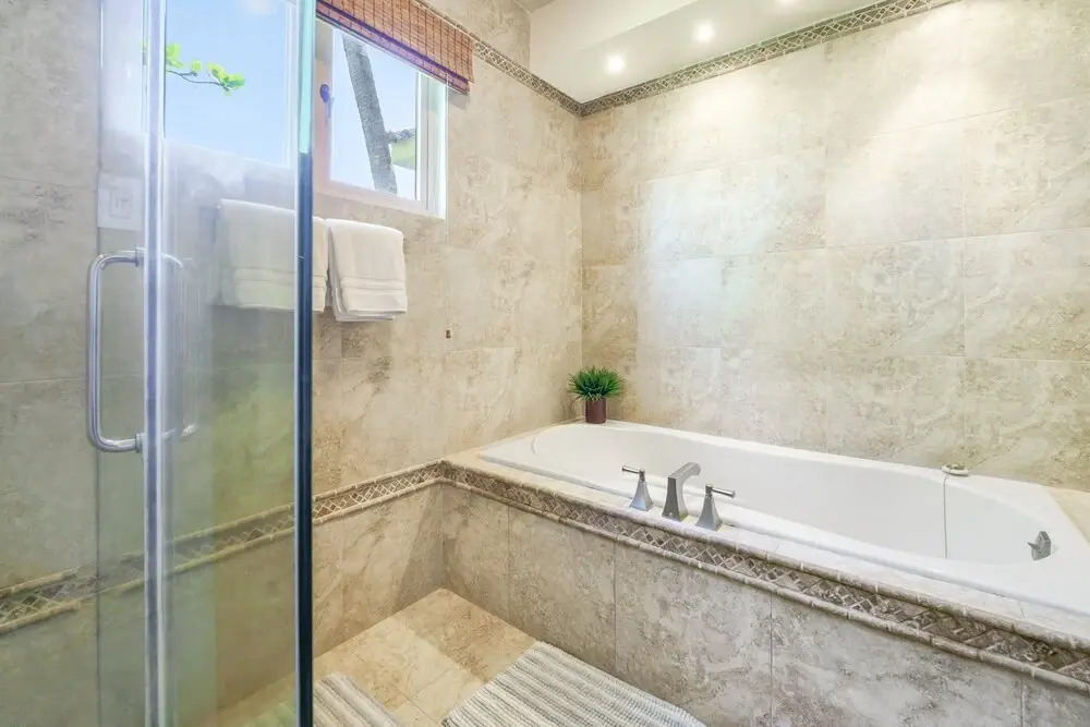 Family Villa Oleana Waterviews Oceanfront with water and generator
