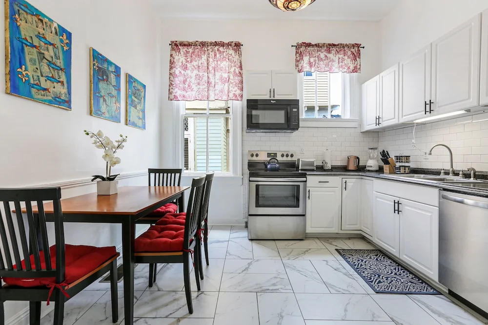 Uptown Spacious 4BD w Historic Charm