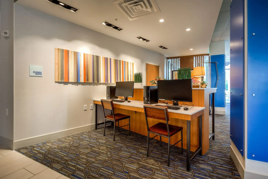 Holiday Inn Express & Suites Reedsville - State Coll Area by IHG