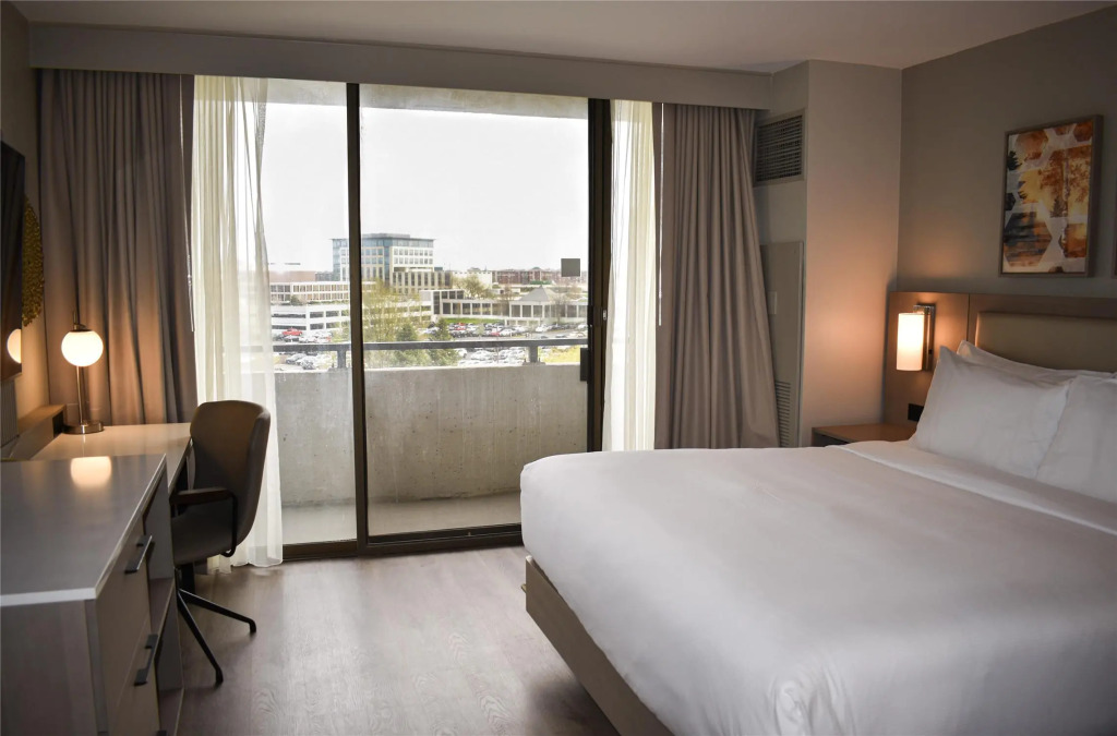 DoubleTree by Hilton Chicago - Oak Brook