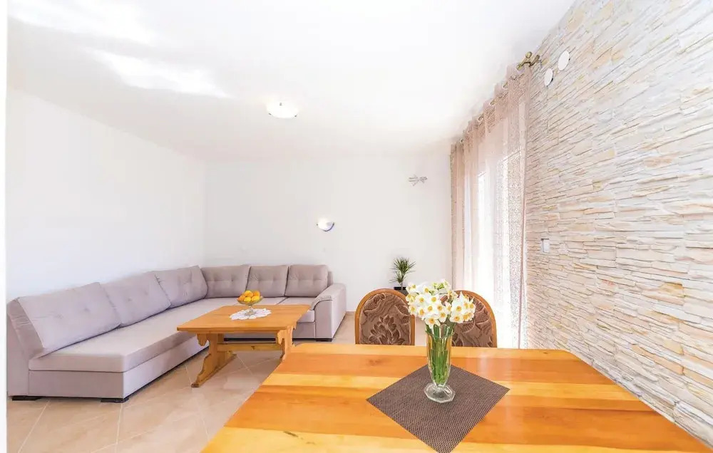 Awesome Apartment in Kastel Gomilica With 3 Bedrooms and Wifi