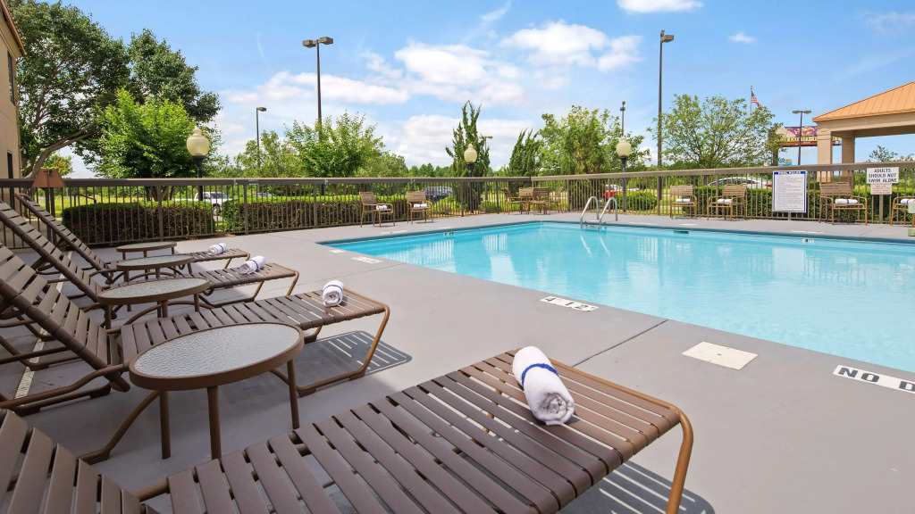 SureStay Plus Hotel by Best Western Roanoke Rapids I-95