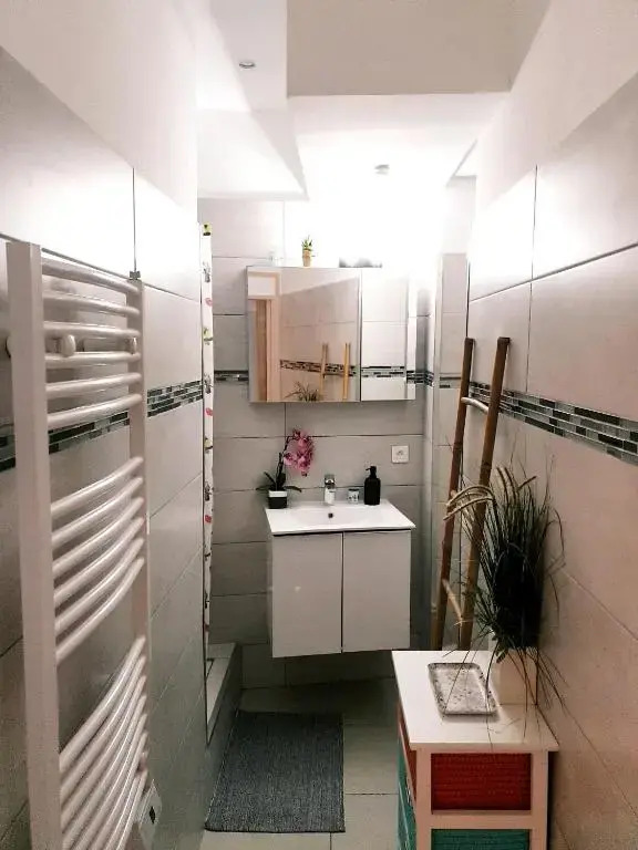 AC, cosy apartment, 15" sea