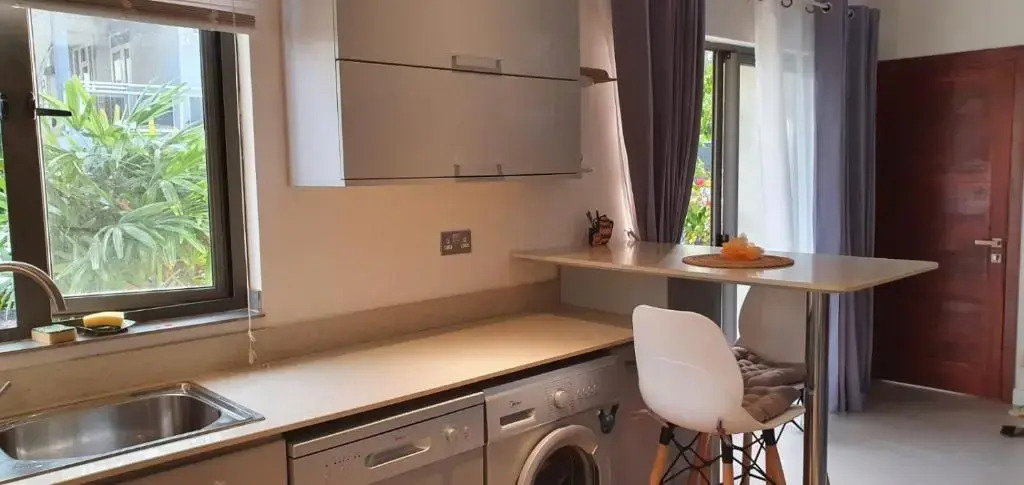 Pereybere Apartment-Lovely 3- bedroom rental unit