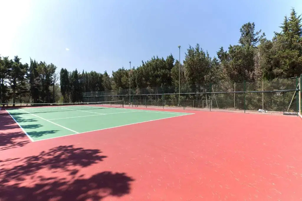Villa a mare grande piscina, tennis, calcetto m750