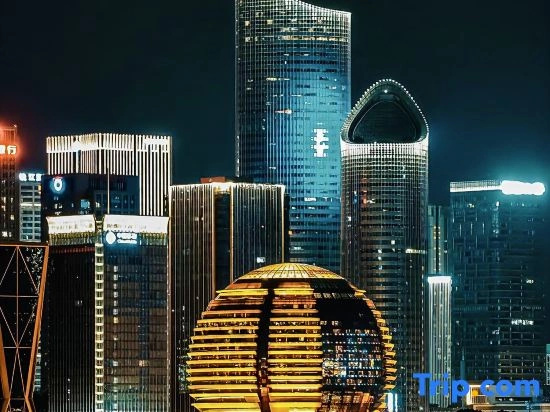 Sea Blue Hotel（Qianjiang New City Raffles City Center ）