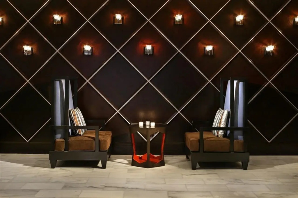 Renaissance New Orleans Pere Marquette French Quarter Area Hotel