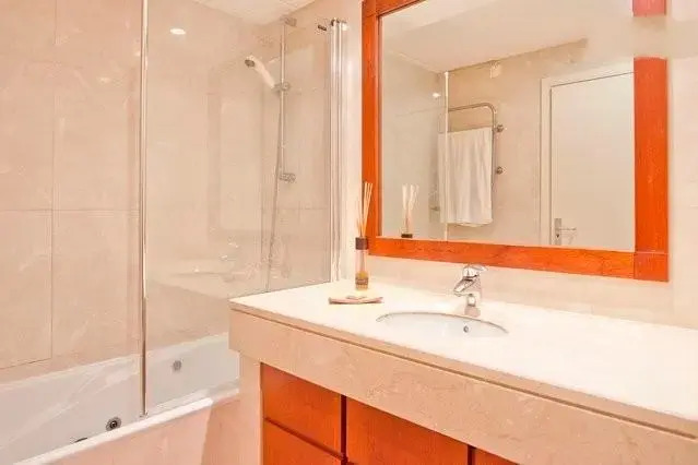 Wonderful Apartment - Free Parking - Cabo Ruivo 34636al