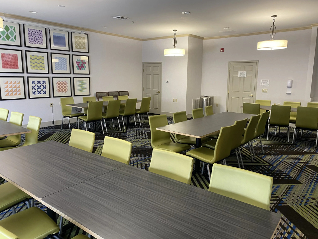 Holiday Inn Express Hotel & Suites Indianapolis North Carmel by IHG