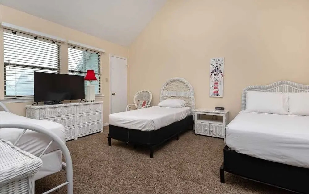 Ocean Reef 701 3 Bedroom Townhouse by RedAwning