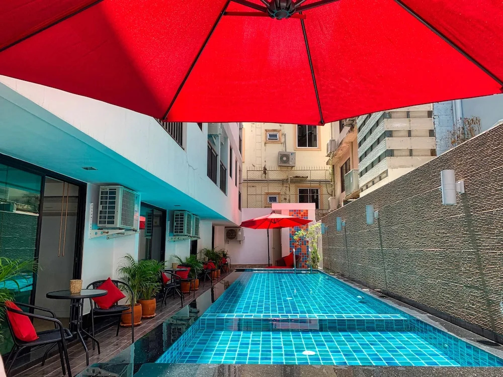 Scandia Beach Hotel - Soi 7 Best Location - 200m to Beach next to Food Market