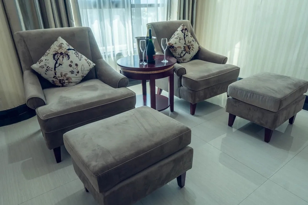Peacock All Suites