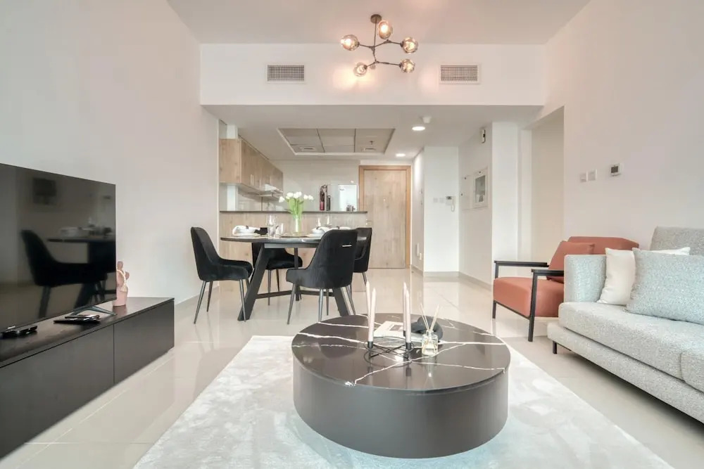 Premium 2BR Apt w Marina Views