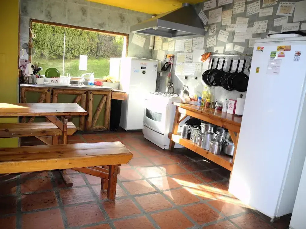 Periko´s Youth Hostel