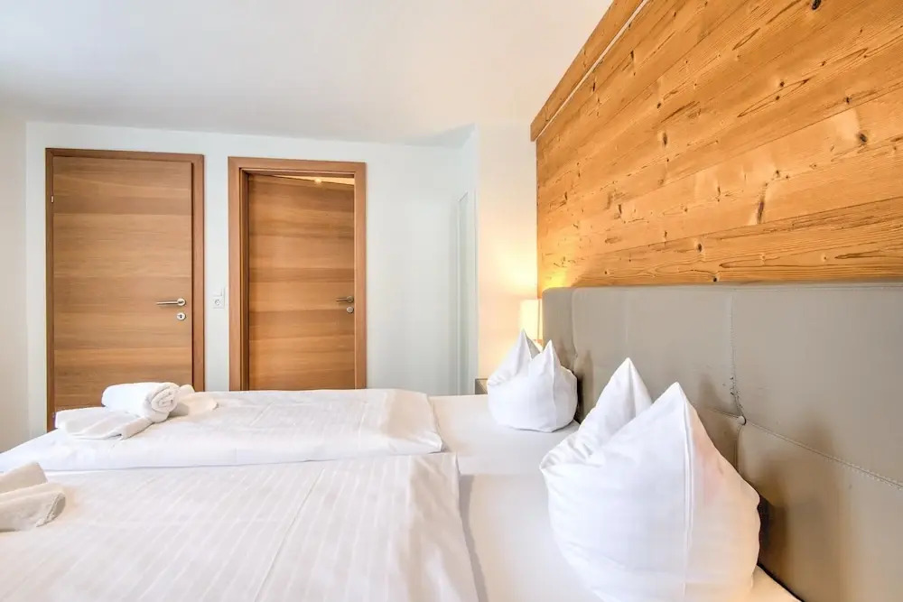 Ski-in/ski-out Brunner Apartment Top 2