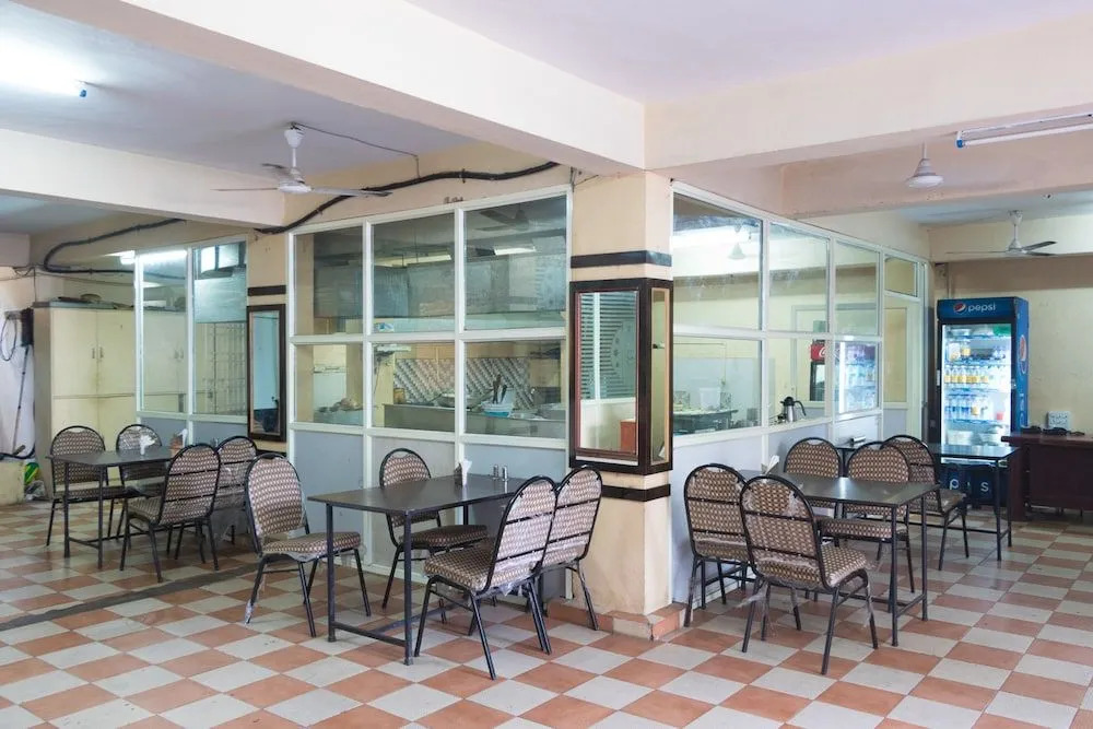 Tanvi Grand by OYO Rooms