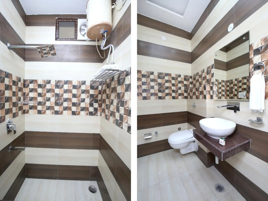 OYO 16341 Hotel C7