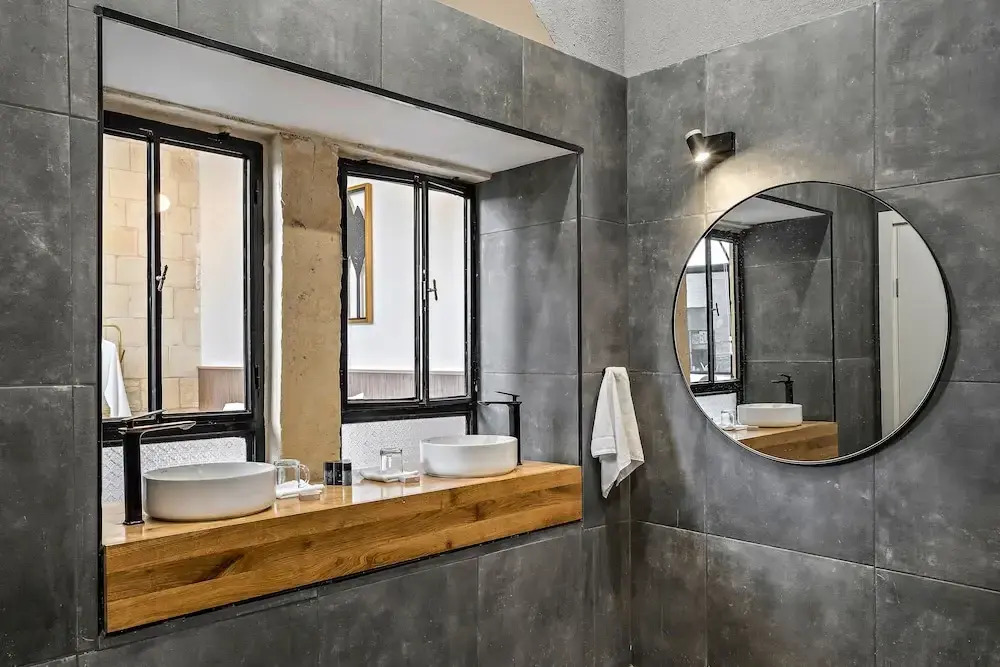 Old City Boutique - By La Finca Hotels- חוויית אירוח יוקרתית, חניה בחינם וקרבה לשדרת הקולינריה של העיר