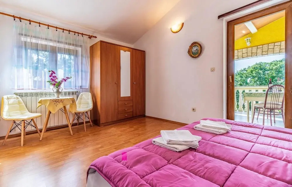 Stunning Home in Medulin With Wifi and 7 Bedrooms