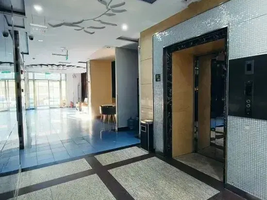 Huayi Hotel (Harbin CapitaLand Airport Bus Station)