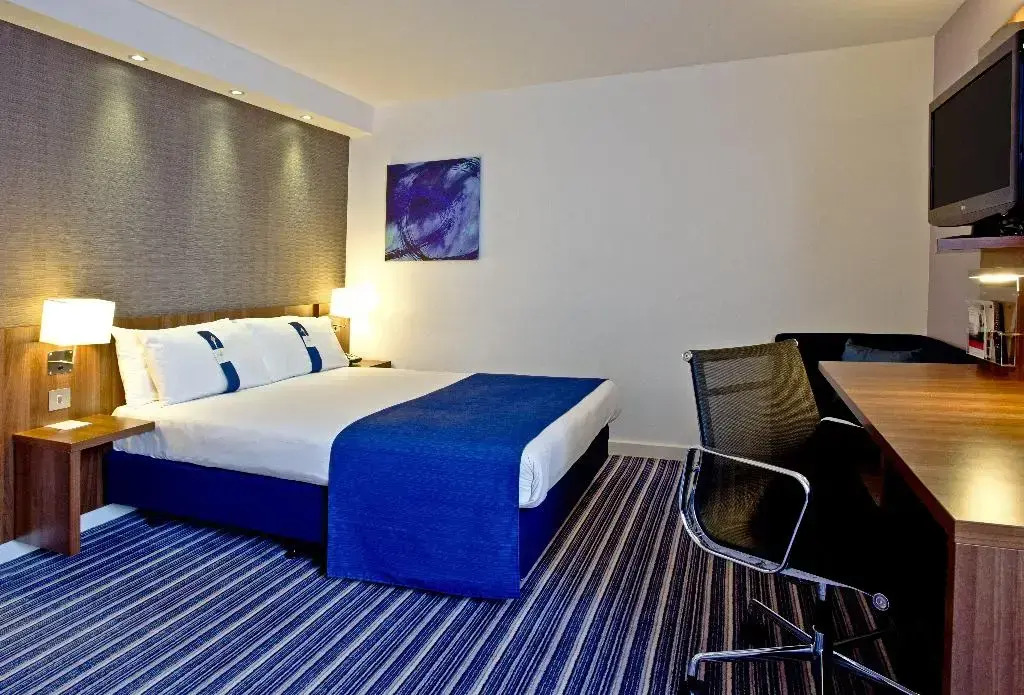 Holiday Inn Express Birmingham–South A45