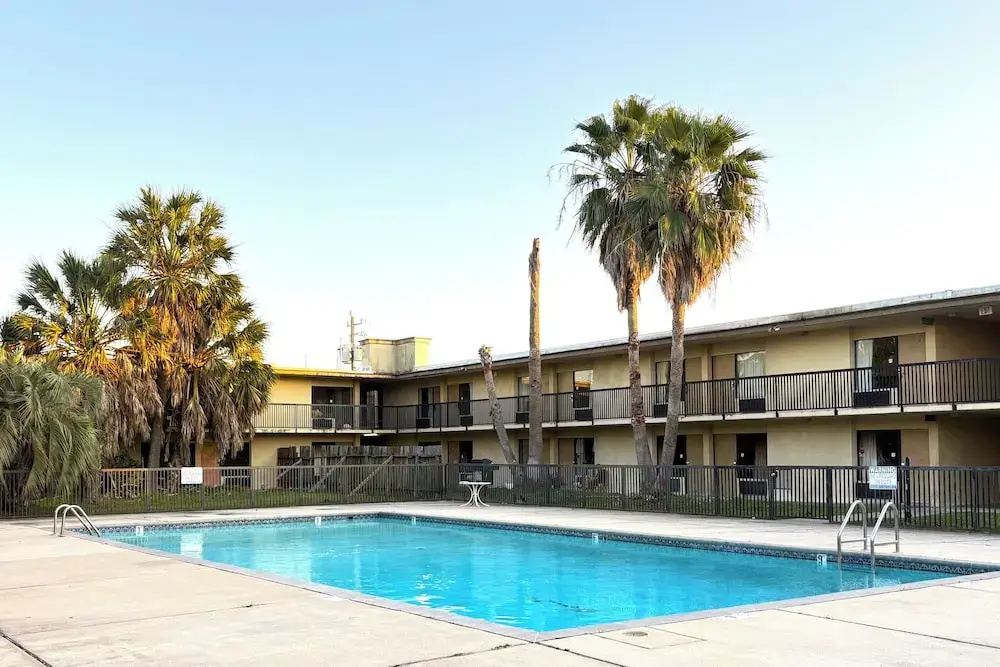 Motel 19 By Capital O Baytown I-10