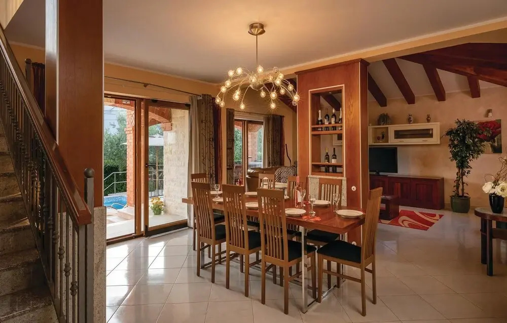 Nice Home in Tar with Hot Tub, WiFi & 4 Bedrooms